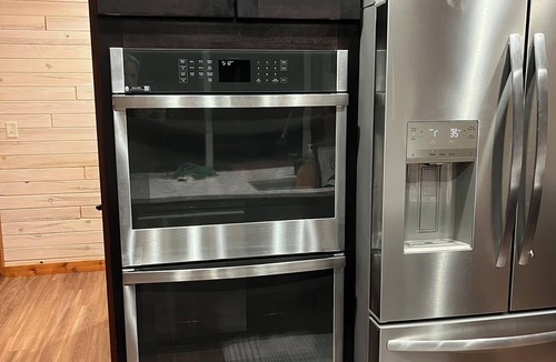Hatley Cabin | Spacious Lakefront Cabin Sleeps up to 14.