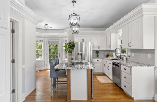 Berea Apartment | Spacious Lakefront *Gem* Pet & Family Friendly