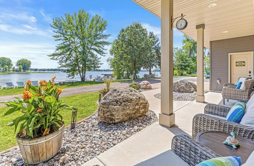 Lindstrom Cabin | Spacious Lakefront|Multi-generational|GAMEROOM