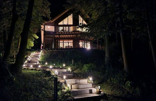 Turtle Lake House | Spacious Lakefront Getaway-3BR+Loft, private dock, kayaks/canoe & cozy Fire Pit.