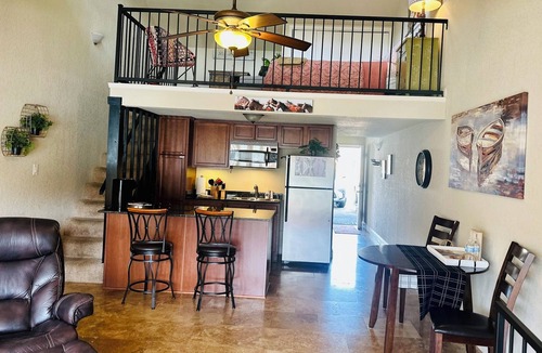 Mid America Condo | Spacious Lakeside Country Getaway