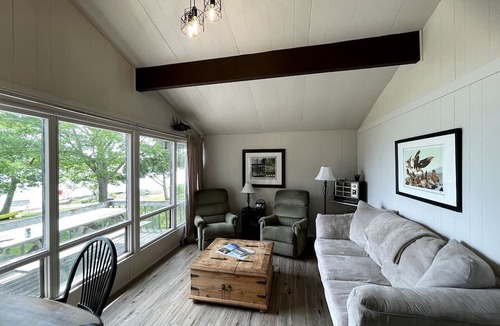 Carling House | Spacious Lakeside Cottage Overlooking Georgian Bay on Lake Huron, Ontario