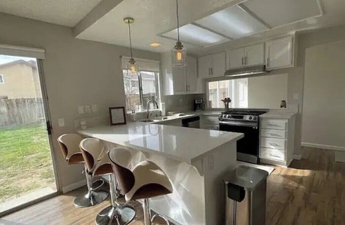 Lancaster House | Spacious Lancaster Private Getaway Near Antelope Valley & Parks