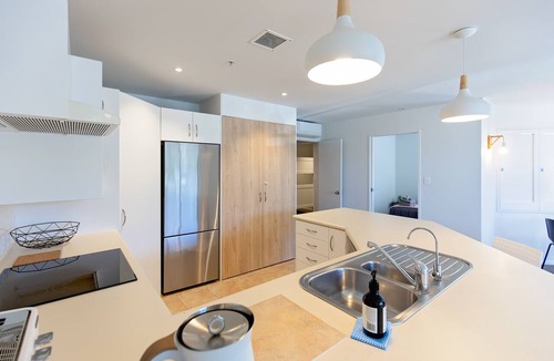 Mount Maunganui Apartment | Spacious Large Modern Apartment in Fantastic Location