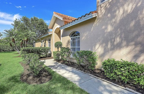 Naples House | Spacious Lely townhome, minutes from downtown Naples Beach.