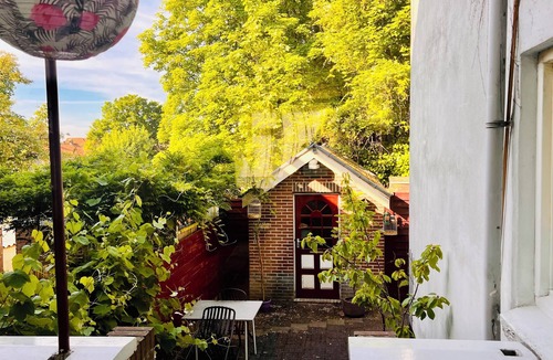 Arnhem House | Spacious&Light gateway house.