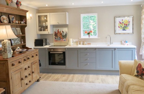 Alpheton House | Spacious, light, self contained 2 room holiday Annex with own access.