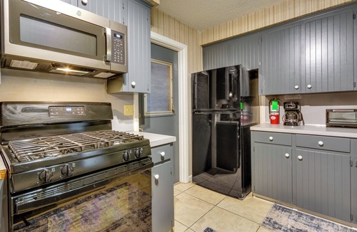 Little Rock Cottage | Spacious Little Rock Home w/Patio - 9 Mi to Dtwn!