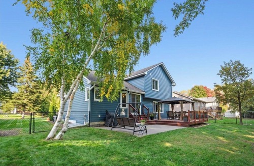 Lino Lakes House | Spacious LL bedroom in charming Lino Lakes—Perfect mid-term housing