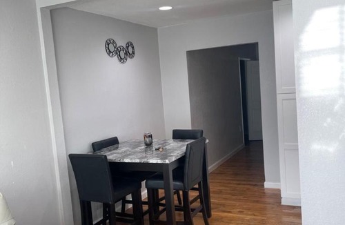 Oak Cliff Apartment | Spacious Location! 15 minutes from downtown Dallas