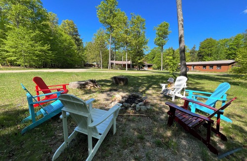 Madawaska House | Spacious Lodge @Madawaska |Ideal for Groups|Trails