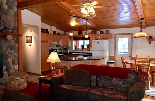 Hayward Cabin | Spacious Lodge located on the Chippewa Flowage!