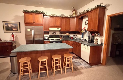 Fishhook Cabin | Spacious Lodge surrounded by trails at Government Peak