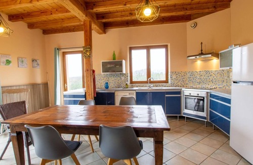 Plazac Cottage | Spacious lodging for 7 people, pets allowed