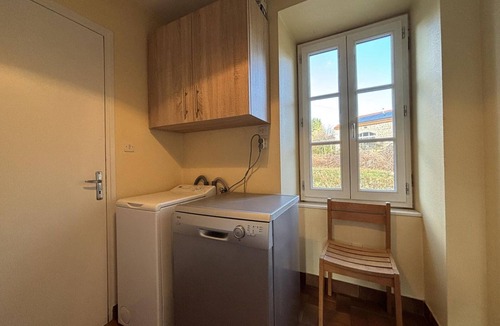 La Guillermie Cottage | Spacious lodging in La Guillermie, pets allowed, garden
