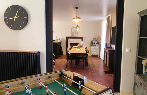 Baraize Cottage | Spacious lodging in Berry for 10 people with private garden