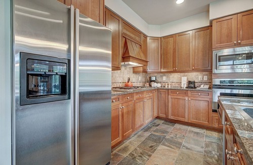 River Run Condo | Spacious Lone Eagle ski-in, ski-out 3BR condo w/ pool, hot tubs & mtn views!