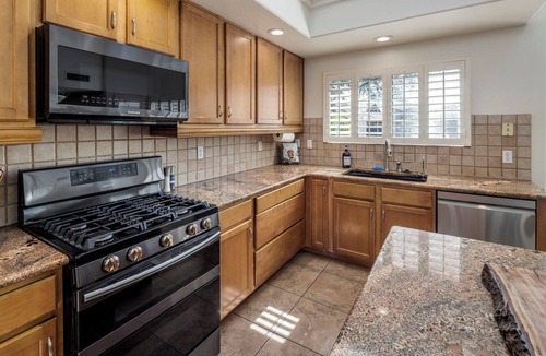 Anthem West House | Spacious | Long Stays | Pool + Spa |Pets ok!