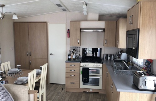 Lydd House | Spacious Lovely Holiday Home, New 2019 Caravan