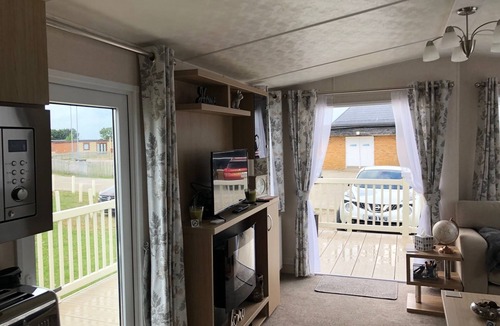 Lydd House | Spacious Lovely Holiday Home, New 2019 Caravan