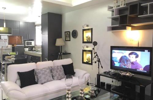Quezon City House | Spacious Low Rise Condo