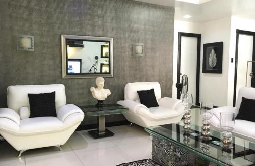 Quezon City House | Spacious Low Rise Condo