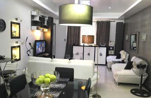 Quezon City House | Spacious Low Rise Condo