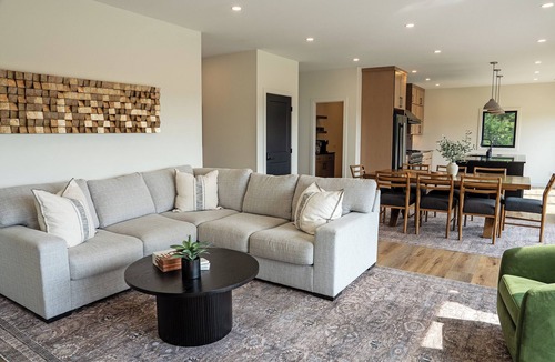 Starbuck House | Spacious & luxurious 5-bedroom house with amazing views of Lake MInnewaska!
