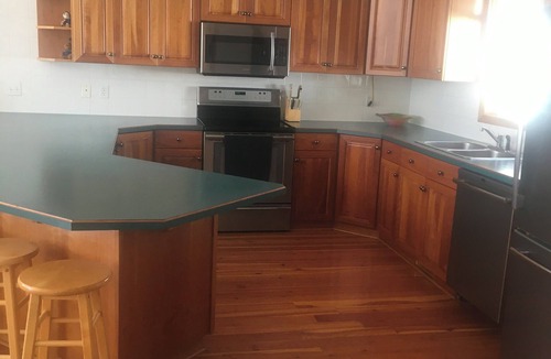 Okanagan-Similkameen Ski Chalet | Spacious luxurious three bedroom chalet at Apex with hot tub.Pet friendly!