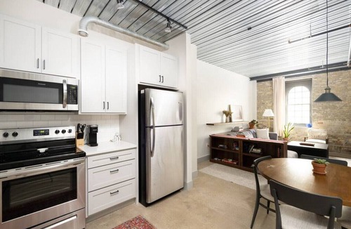 Westown Apartment | Spacious Luxury 2BR Apt with Gym, Parking, and Rooftop
