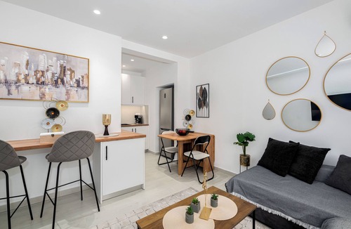 Pangrati Apartment | Spacious luxury 2BR flat - Pagrati square