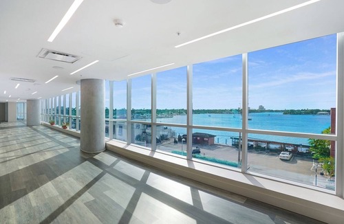 Hollywood Condo | Spacious Luxury Beachside Condo with Rooftop Pool-CS69