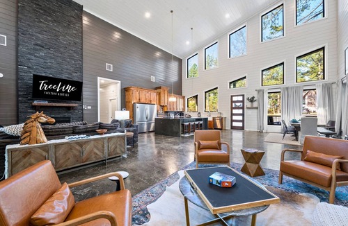 Pickens Cabin | Spacious Luxury Cabin for Families & Friends