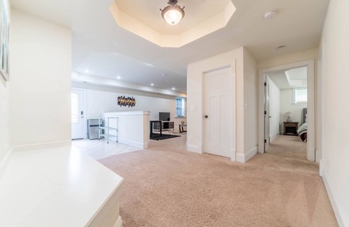 Aurora Highlands House | Spacious Luxury Home in the Heart of it ALL: 5 Bedroom, 5.5 bathrooms