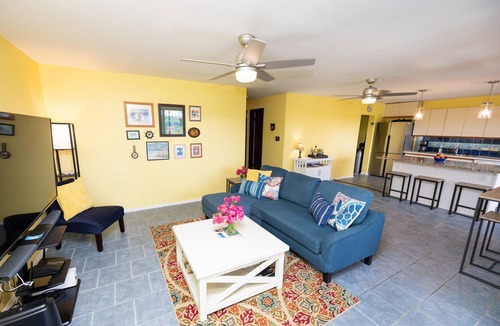 Estate Altona Condo | Spacious Luxury Open Plan Condo: Convenient Location. Large Balcony. Sea View.