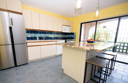 Estate Altona Condo | Spacious Luxury Open Plan Condo: Convenient Location. Large Balcony. Sea View.