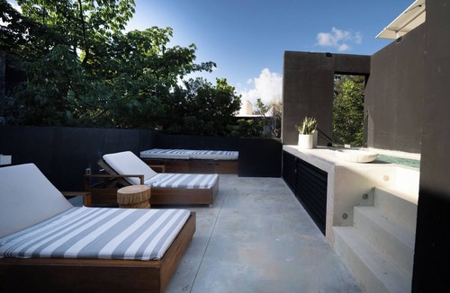 Zama Villa | Spacious Luxury Villa, 3 Pools + Rooftop, 14 Pax