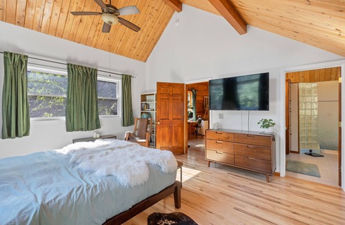 Forest Ranch Cabin | Spacious Luxury Woodland Cabin with pool and chef's kitchen