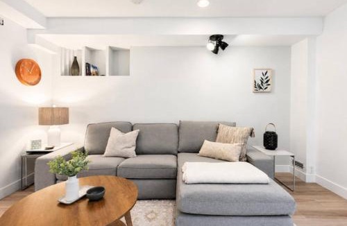 Lynn Valley House | Spacious Lynn Valley RetreatNear trails & Village