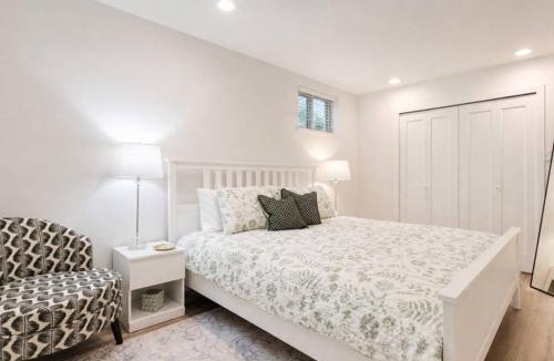 Lynn Valley House | Spacious Lynn Valley RetreatNear trails & Village