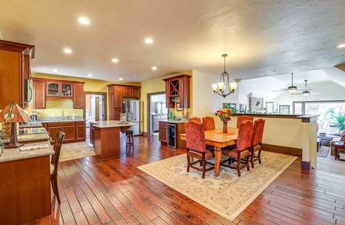 Manitou Springs House | Spacious Manitou Home w/Views in Central Location