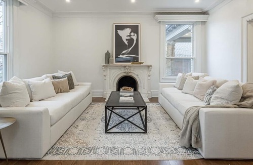 Hamilton House | Spacious Mansion & Coach House - In The Heart Of Hamilton