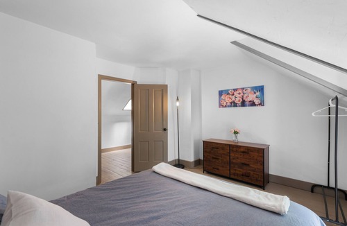 Grafton House | Spacious Master Suite in Peaceful Wooded Farmhouse—Your Home Away from Home