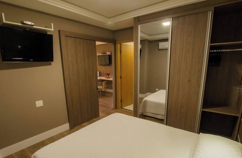 Civic Center Hotel | Spacious Master Triple Double Suite in Curitiba Perfect for Family Adventures
