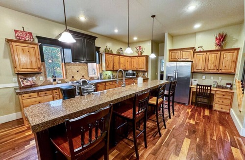 McCall Cabin | Spacious McCall Cabin | Hot Tub + Cozy Fireplaces