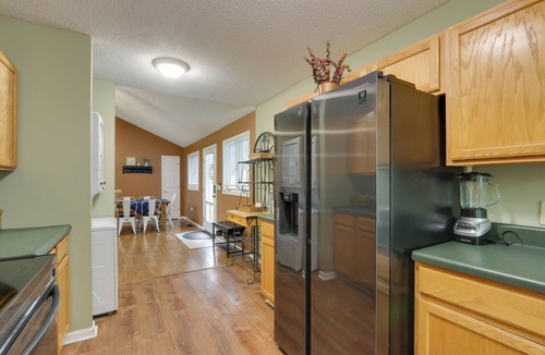 Massanutten House | Spacious McGaheysville Home: Hot Tub & Pool Table!