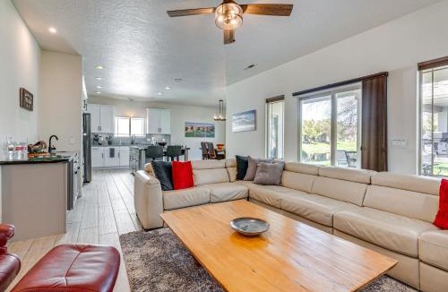 Mesquite House | Spacious Mesquite Getaway - 1/2 Mi to Golf Course
