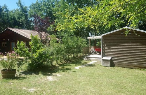 Devillac House | Spacious mobile home with terrace in Dévillac