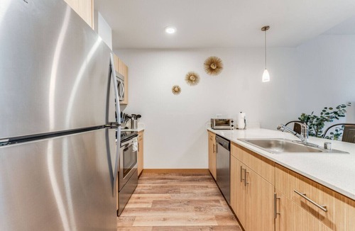 Downtown Apartment | Spacious Modern 1BR 1BA w/AC | Downtown Redmond