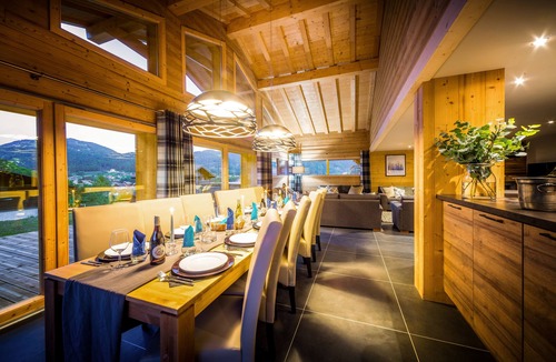 Montriond Ski Chalet | Spacious, modern 2-14 person chalet with HOT TUB, SAUNA and HOME CINEMA room